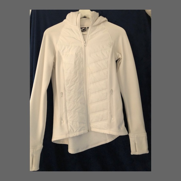 Fila Jackets & Blazers - 🌺3/$35🌺Fila White jacket